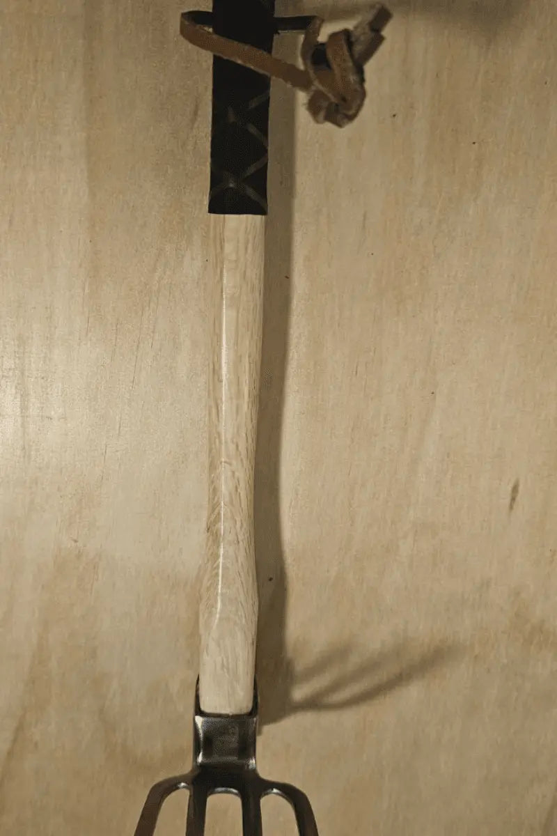 One-handed forged stainless steel garden fork - East-West Tools