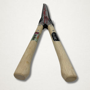 180mm nokokari shears close up laying flat, with blade cover