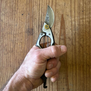 Tobisho Type-A 200mm Damascus secateurs held in hand – Japanese pruning shears ergonomic size reference