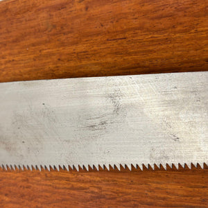 Close-up of coarse teeth on vintage Japanese anabiki saw blade